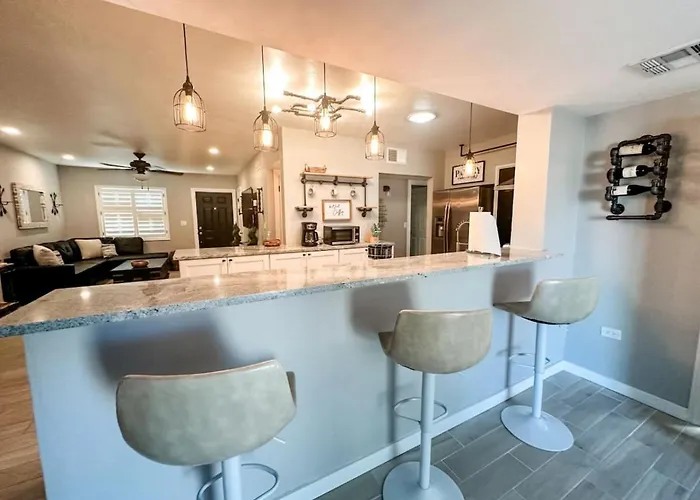 Central, 3 Bedroom 1 Ba, Fenced Yard, Carport, Cozy Tucson