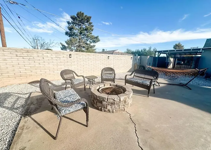 Central, 3 Bedroom 1 Ba, Fenced Yard, Carport, Cozy Сasa de vacaciones Tucson